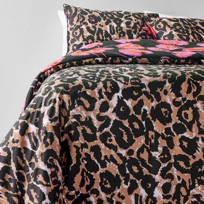 Leopard/Geranium Leaf Reversible Twin Comforter - DVF